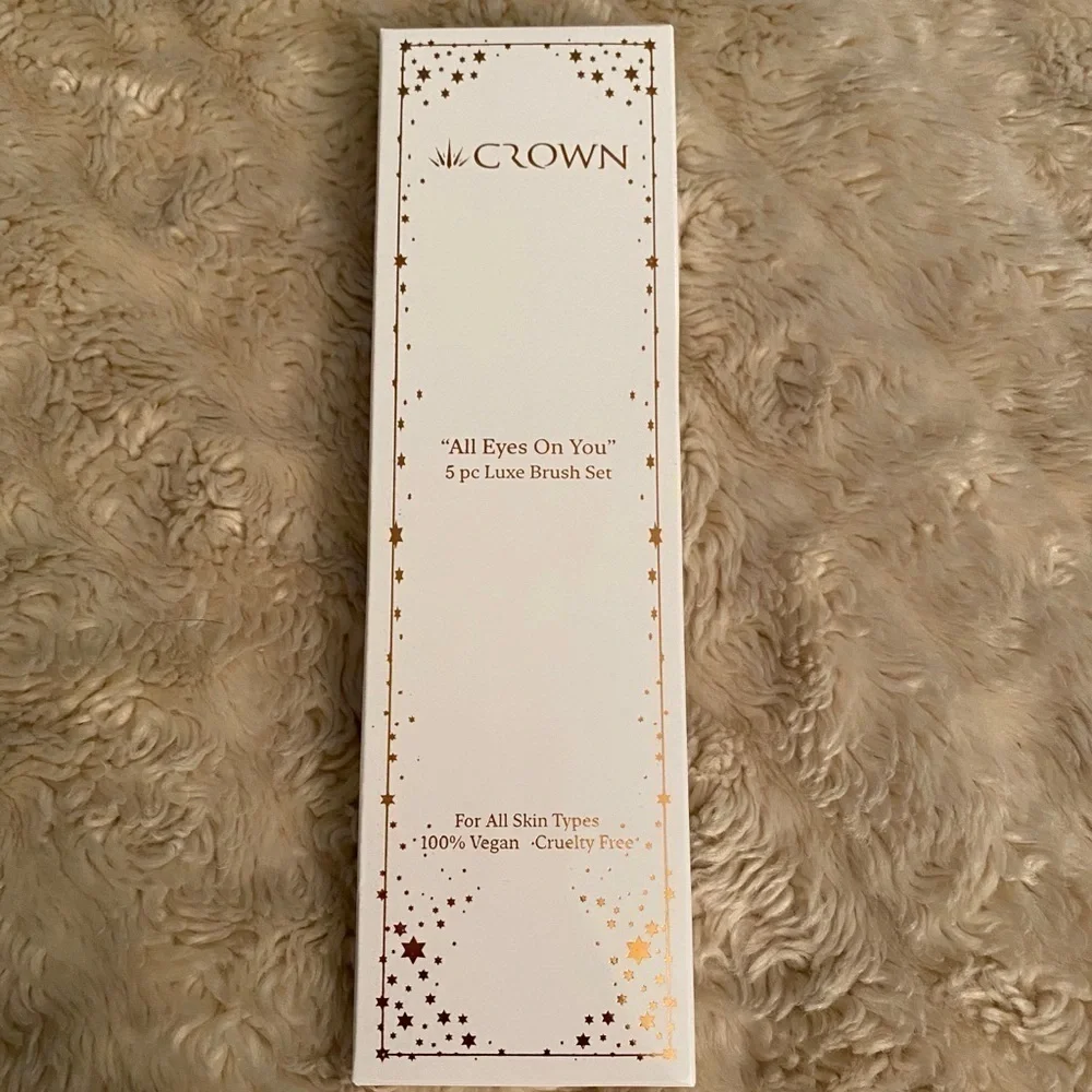 2 for $15/ 3 for $20 Crown 5-pc ‘All Eyes On You’ luxe brush set